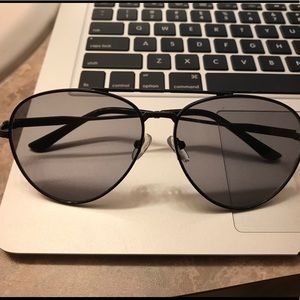 BRAND NEW BLACK SUNGLASSES!